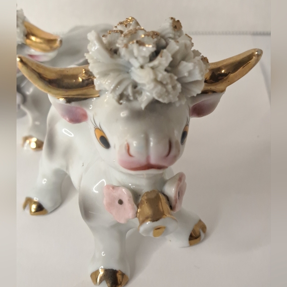 Vintage Spaghetti Cow Bull Kitschy Figurines Gold Roses Pair Set Of 2 Japan - Picture 5 of 12